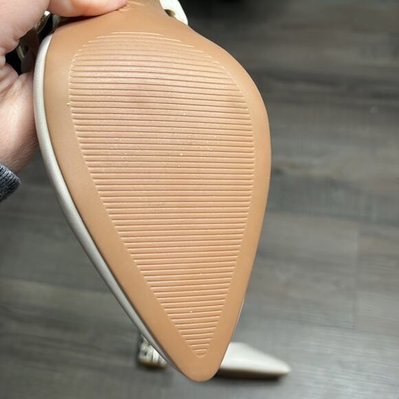 Charles by Charles David Cream and Gold Checkered Chunky Heel With Strap Sz 7.5 - Picture 6 of 7